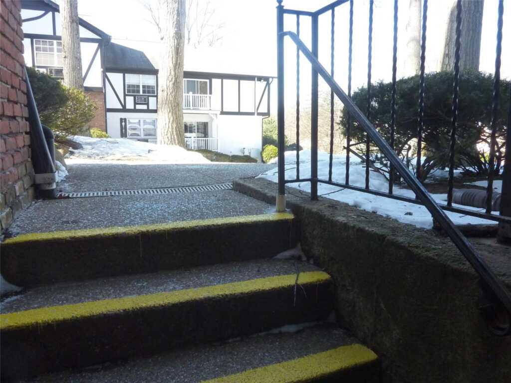 133 B Parkside Drive, Unit #133 B, Suffern, NY 10901 - Photo 5 of 18