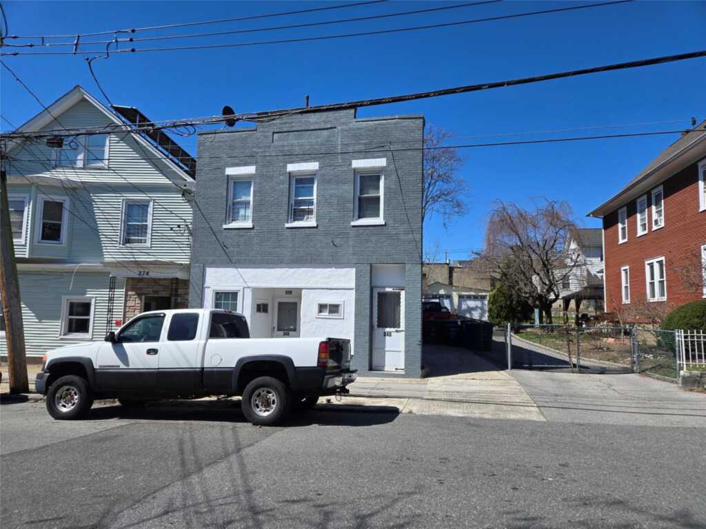 340 Locust Avenue, Rye, NY 10573 - Photo 3 of 31