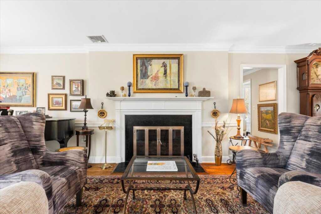 31 Colonial Road, White Plains, NY 10605 - Photo 11 of 36
