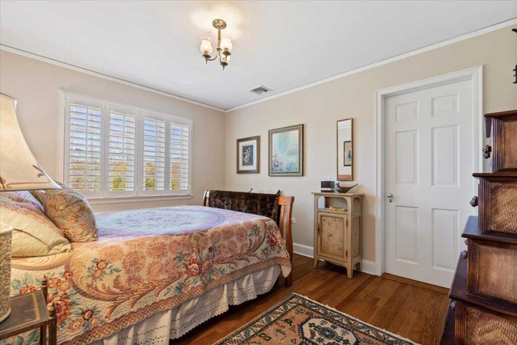 31 Colonial Road, White Plains, NY 10605 - Photo 25 of 36