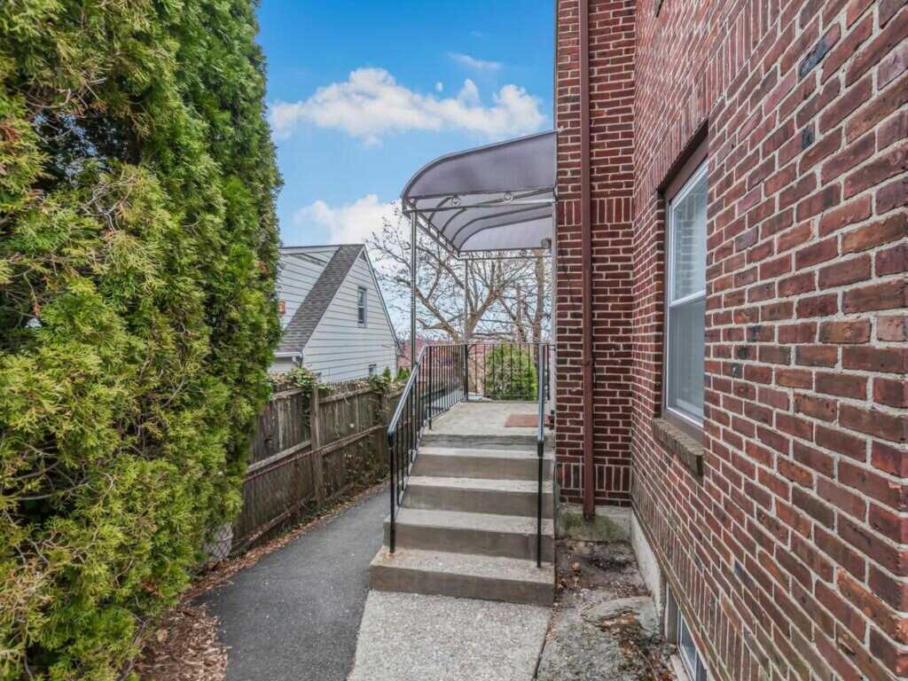 45 Heminway Avenue, Unit #3, New Rochelle, NY 10801 - Photo 2 of 21