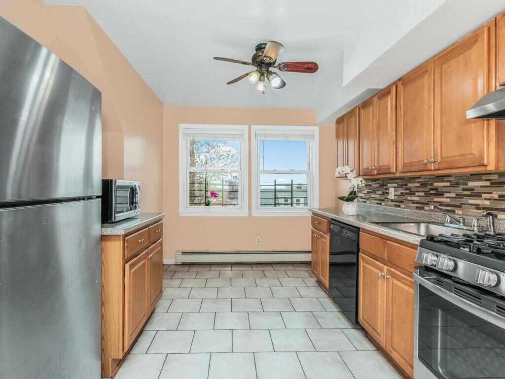 45 Heminway Avenue, Unit #3, New Rochelle, NY 10801 - Photo 9 of 21