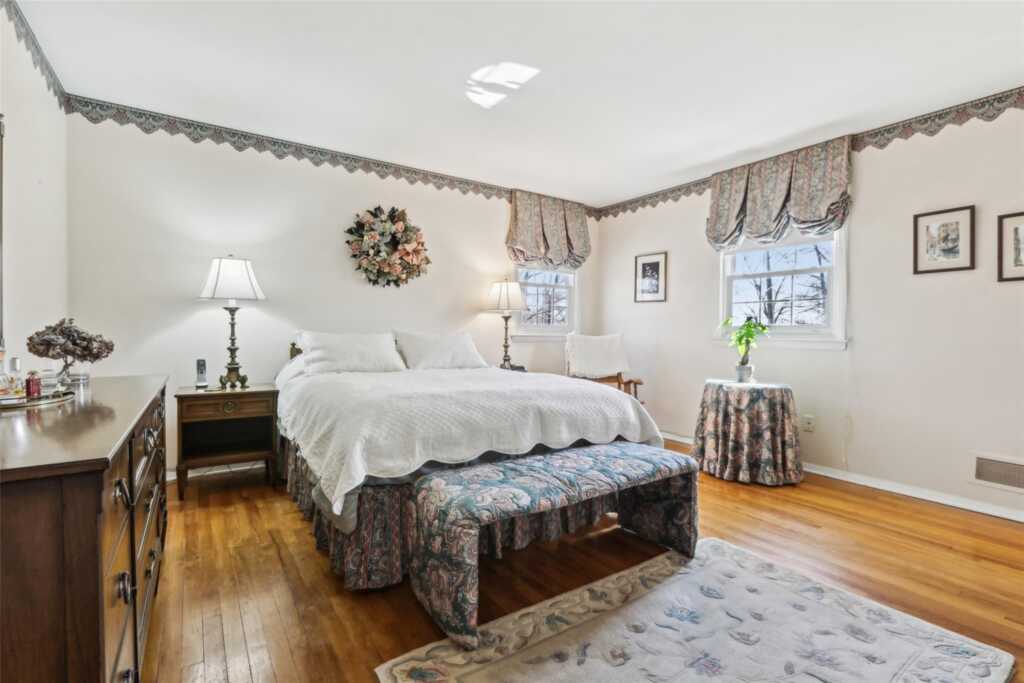 359 Central Avenue, Pearl River, NY 10965 - Photo 12 of 29