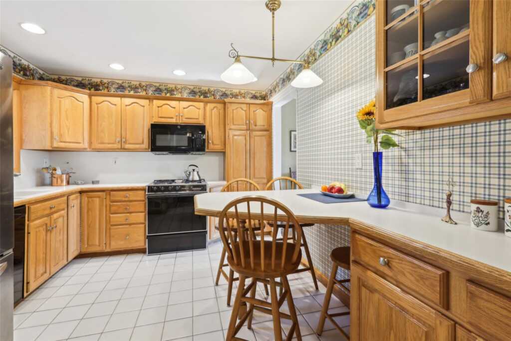 359 Central Avenue, Pearl River, NY 10965 - Photo 7 of 29