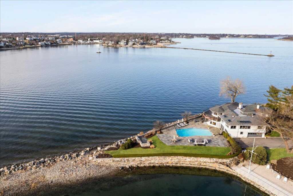 6 North Island, Rye, NY 10580 - Photo 2 of 34