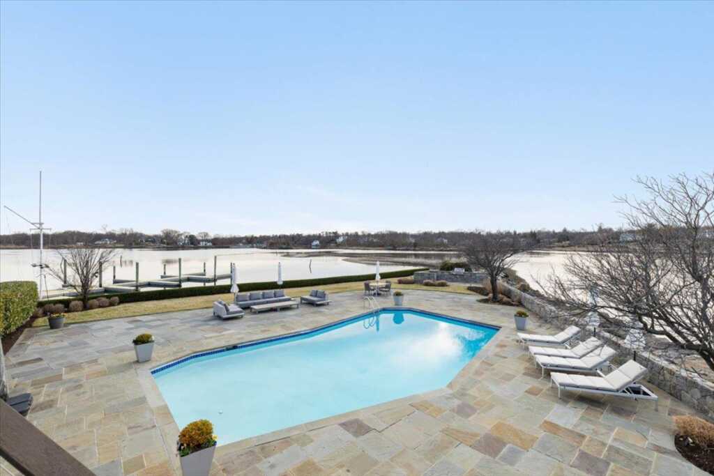 6 North Island, Rye, NY 10580 - Photo 3 of 34