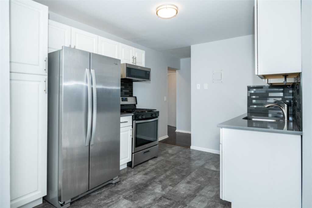 3 Harbor Lane, Unit #2A, New Rochelle, NY 10805 - Photo 2 of 15