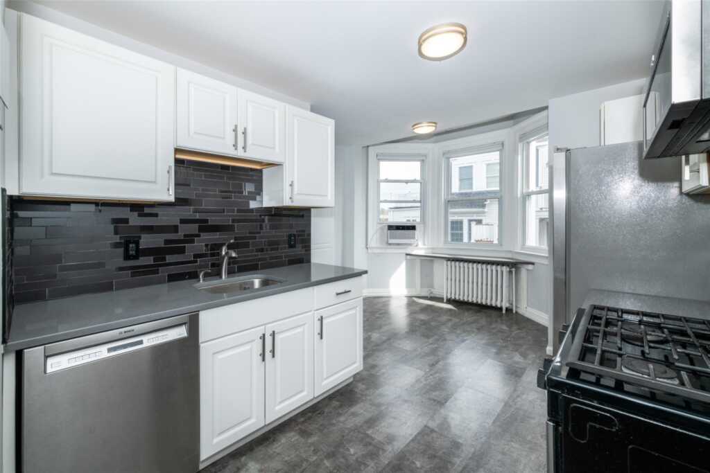 3 Harbor Lane, Unit #2A, New Rochelle, NY 10805 - Photo 3 of 15