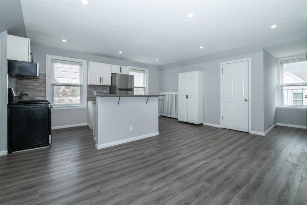 3 Harbor Lane, Unit #3B, New Rochelle, NY 10805 - Photo 3 of 17