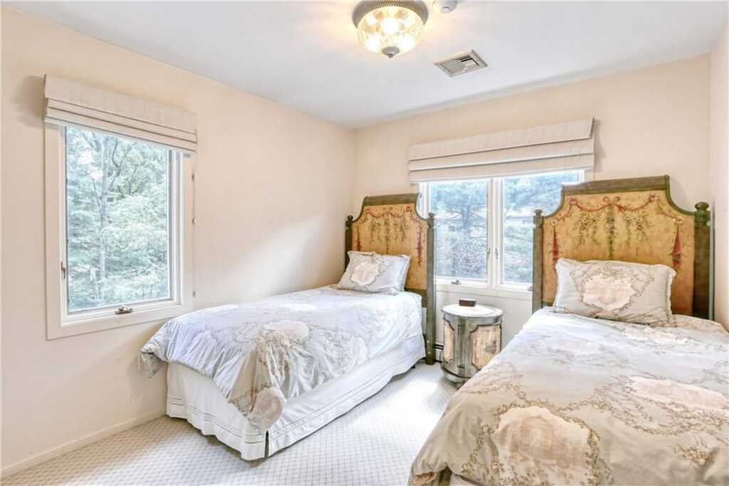 4 Misty Lane, Suffern, NY 10901 - Photo 18 of 36