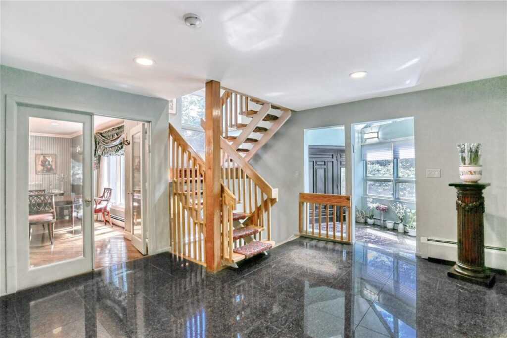 4 Misty Lane, Suffern, NY 10901 - Photo 4 of 36