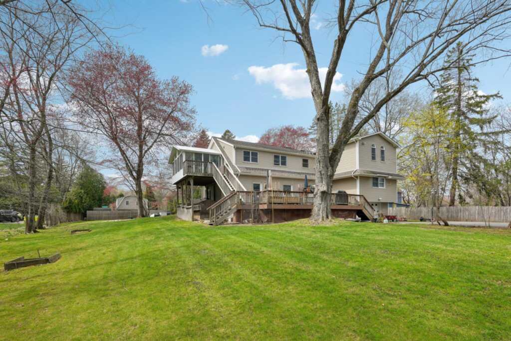 278 Ehrhardt Road, Pearl River, NY 10965 - Photo 14 of 37
