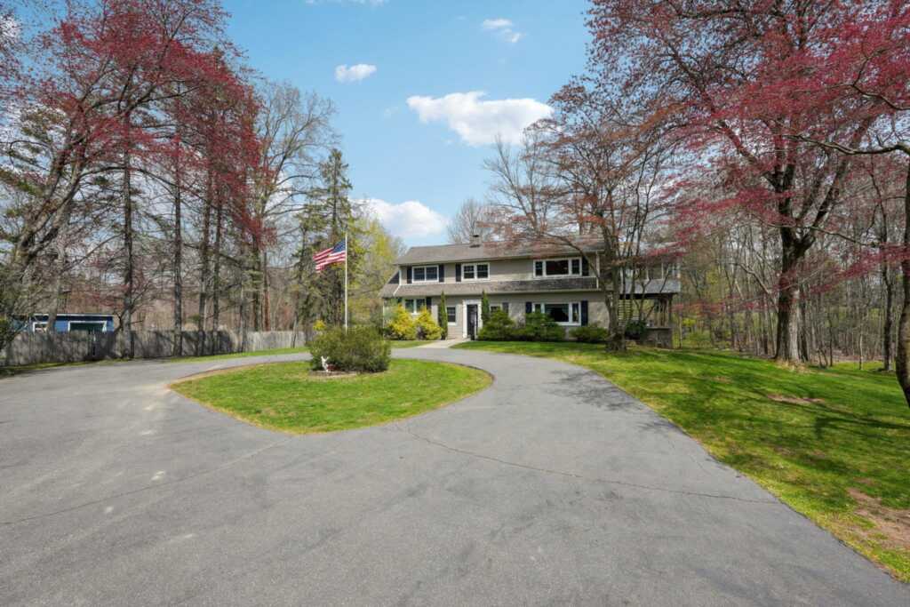 278 Ehrhardt Road, Pearl River, NY 10965 - Photo 17 of 37