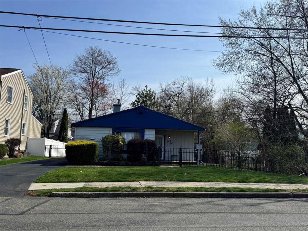 44 Brightwood Avenue, Pearl River, NY 10965