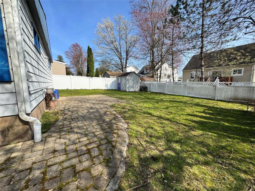 44 Brightwood Avenue, Pearl River, NY 10965 - Photo 16 of 18