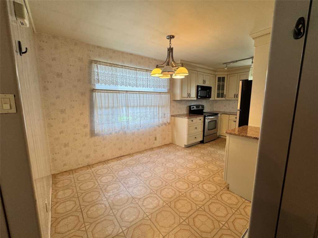 44 Brightwood Avenue, Pearl River, NY 10965 - Photo 3 of 18