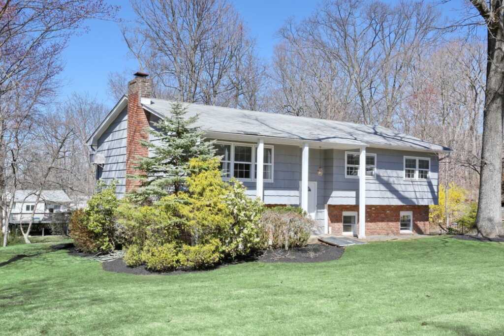 21 Buena Vista Road, Suffern, NY 10901 - Photo 33 of 35