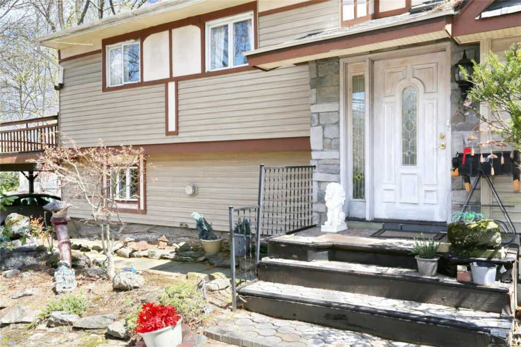 60 Lyncrest Avenue, New City, NY 10956 - Photo 3 of 20