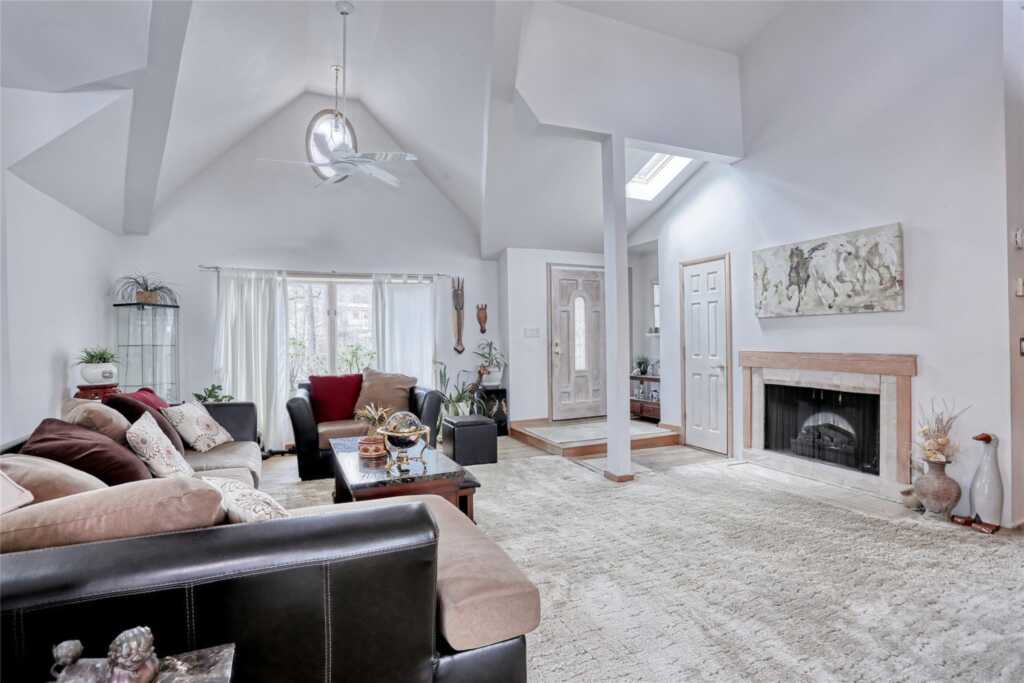 60 Lyncrest Avenue, New City, NY 10956 - Photo 4 of 20