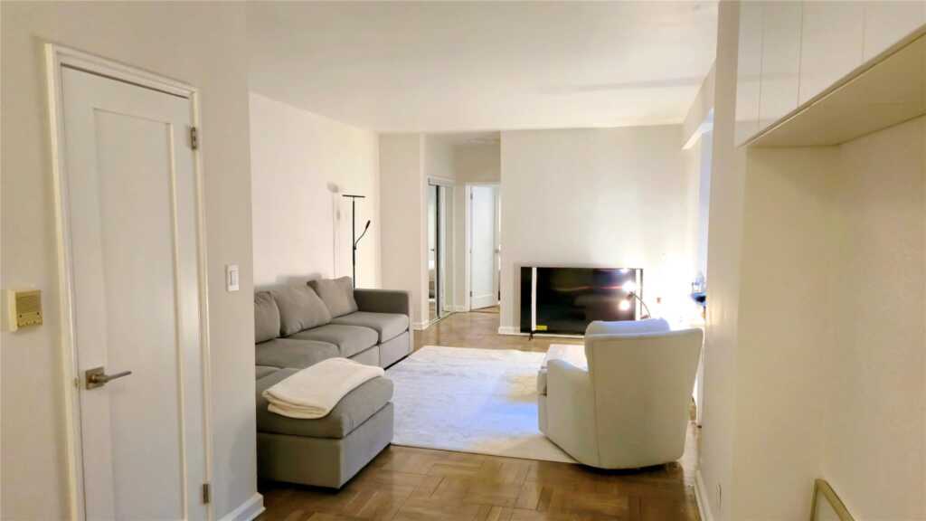220 Pelham Road, Unit #3L, New Rochelle, NY 10805 - Photo 2 of 30