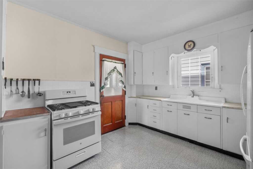 47 Prairie Avenue, Suffern, NY 10901 - Photo 14 of 29