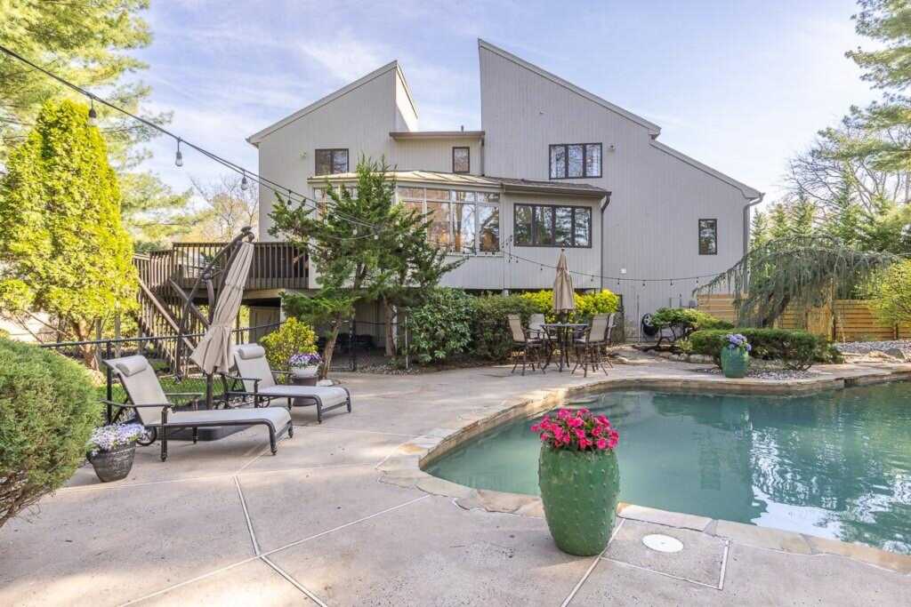16 Lady Godiva Way, New City, NY 10956 - Photo 4 of 40