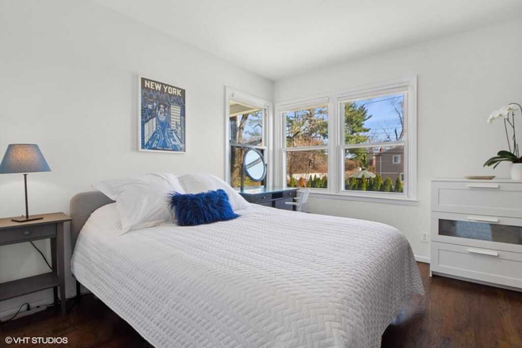 24 Windsor Oval, New Rochelle, NY 10805 - Photo 17 of 35