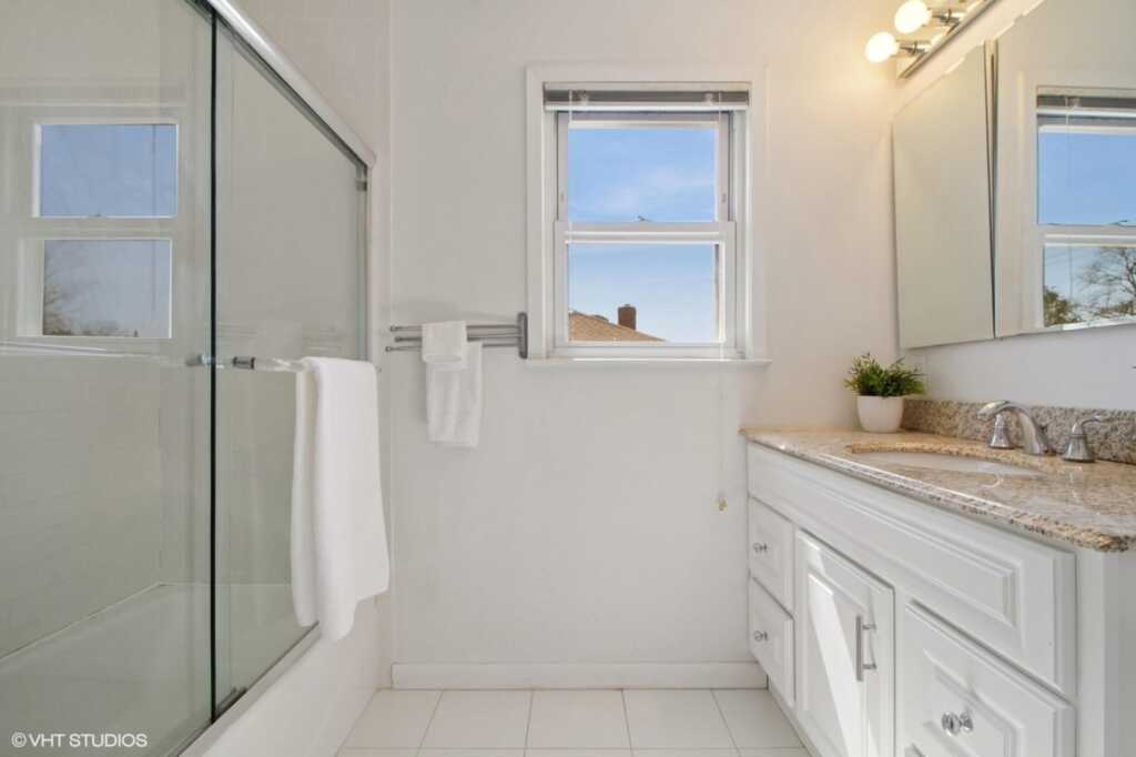 24 Windsor Oval, New Rochelle, NY 10805 - Photo 19 of 35