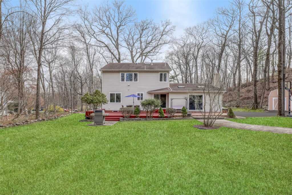 5 Reeder Place, Suffern, NY 10901 - Photo 4 of 22