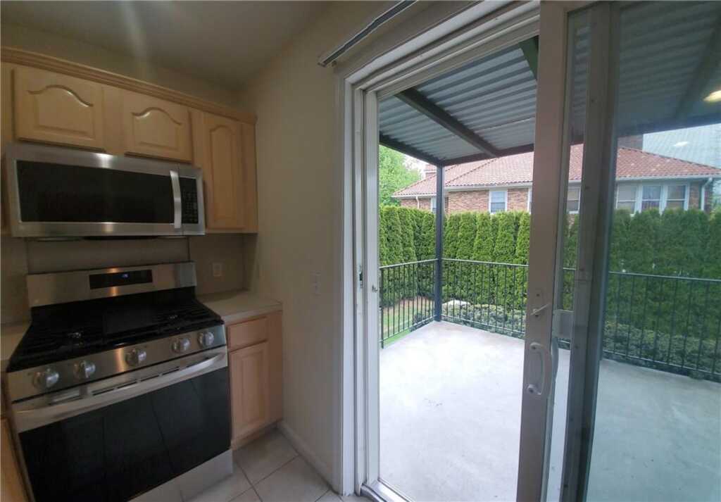315 Washington Avenue, Unit #Unit 1, New Rochelle, NY 10801 - Photo 5 of 29