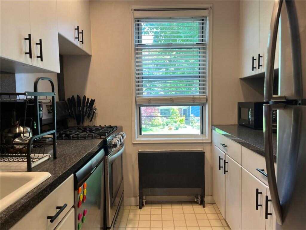 2295 Palmer Avenue, Unit #1P, New Rochelle, NY 10801 - Photo 4 of 23