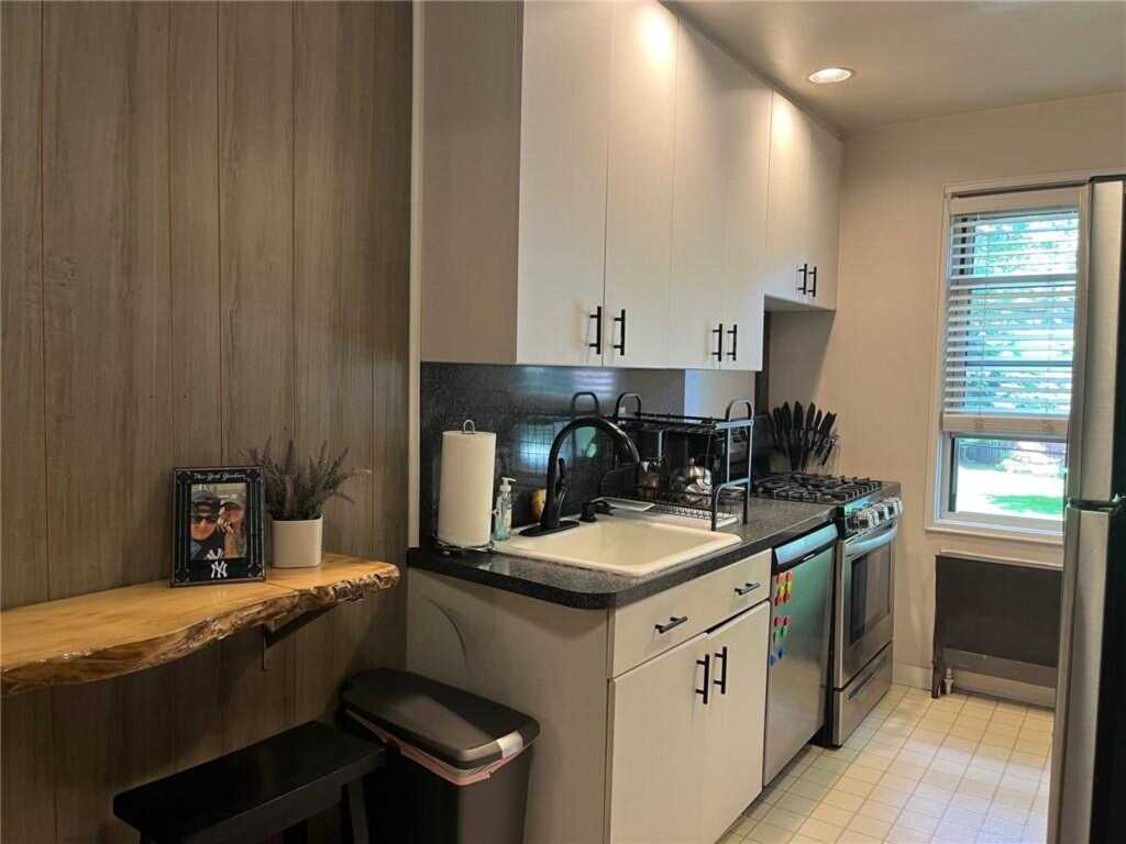 2295 Palmer Avenue, Unit #1P, New Rochelle, NY 10801 - Photo 5 of 23
