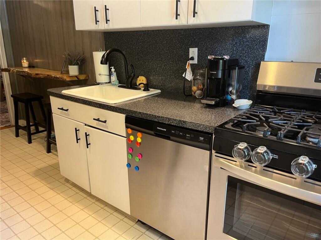 2295 Palmer Avenue, Unit #1P, New Rochelle, NY 10801 - Photo 6 of 23