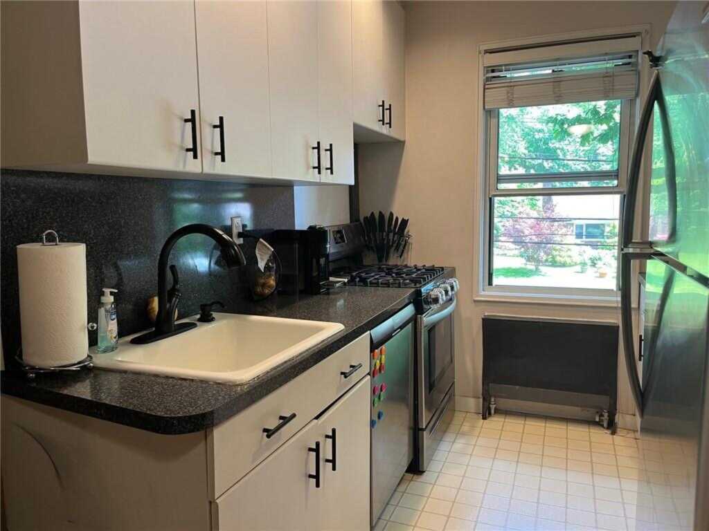 2295 Palmer Avenue, Unit #1P, New Rochelle, NY 10801 - Photo 7 of 23