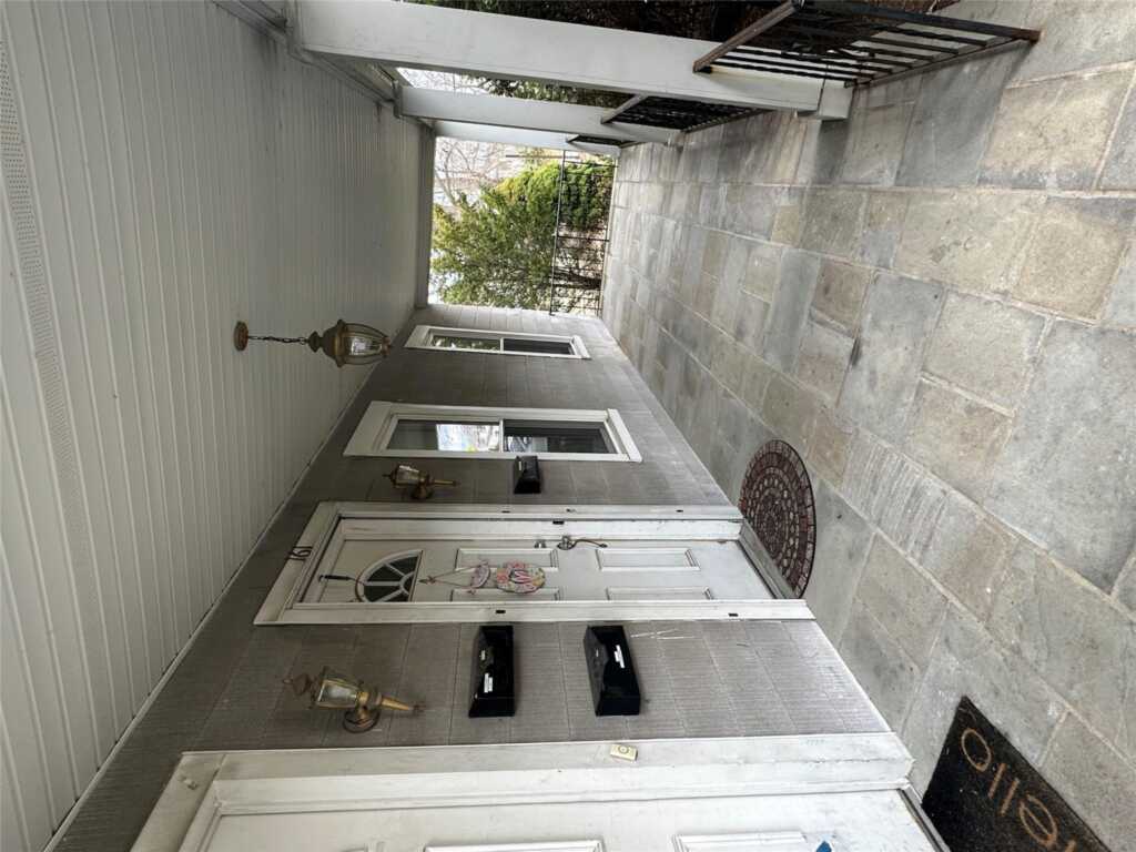 161 Kensico Avenue, White Plains, NY 10604 - Photo 3 of 27