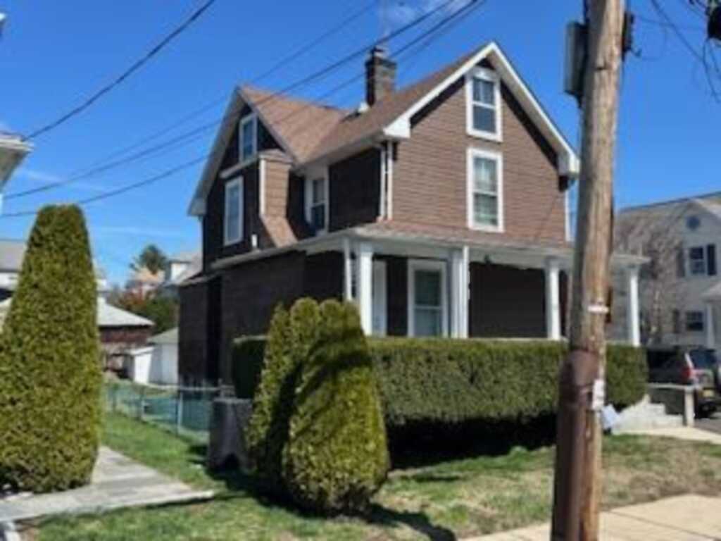 30 Treno Street, New Rochelle, NY 10801 - Photo 2 of 12