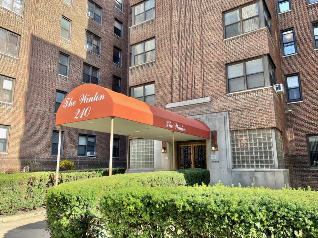 210 Martine Avenue, Unit #5J, White Plains, NY 10601