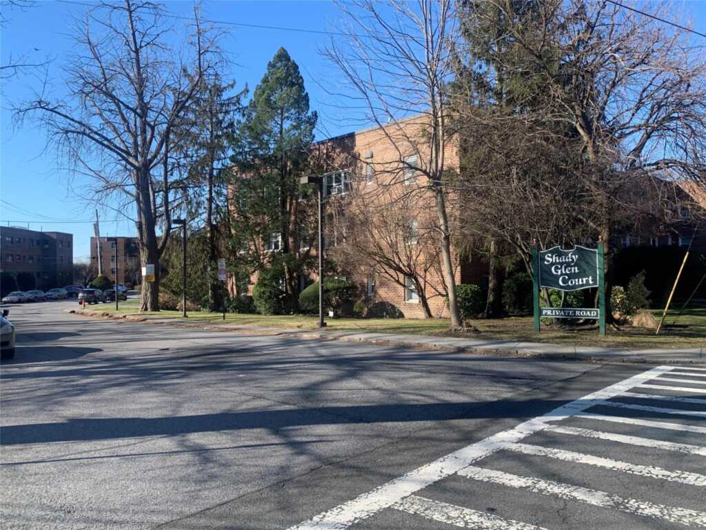 20 Shady Glen Court, Unit #3A, New Rochelle, NY 10805