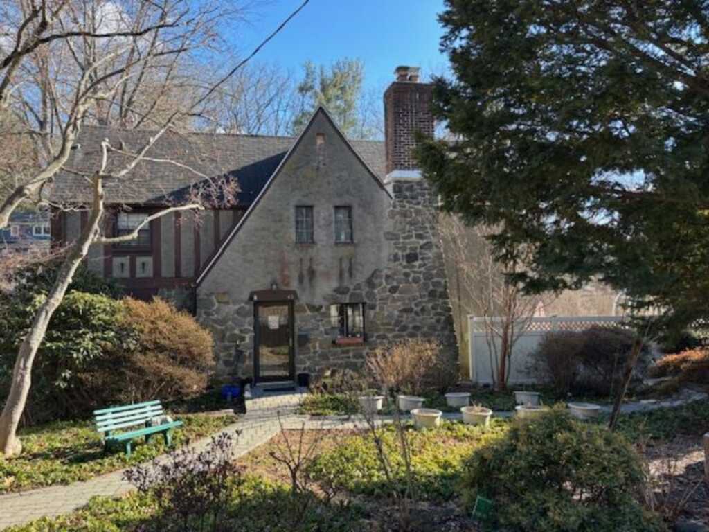43 Garretson Road, White Plains, NY 10604