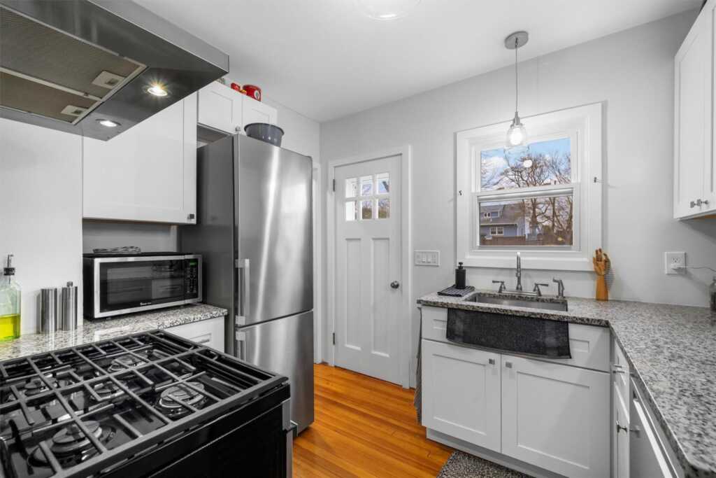 86 Lincoln Avenue, Pearl River, NY 10965 - Photo 19 of 49