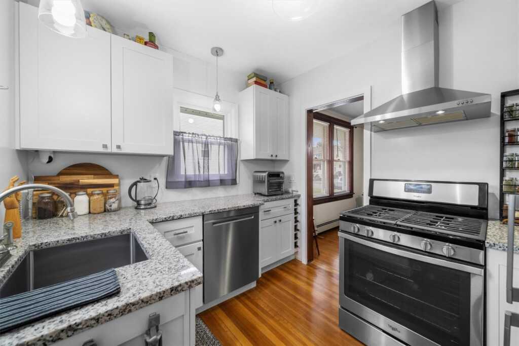 86 Lincoln Avenue, Pearl River, NY 10965 - Photo 21 of 49