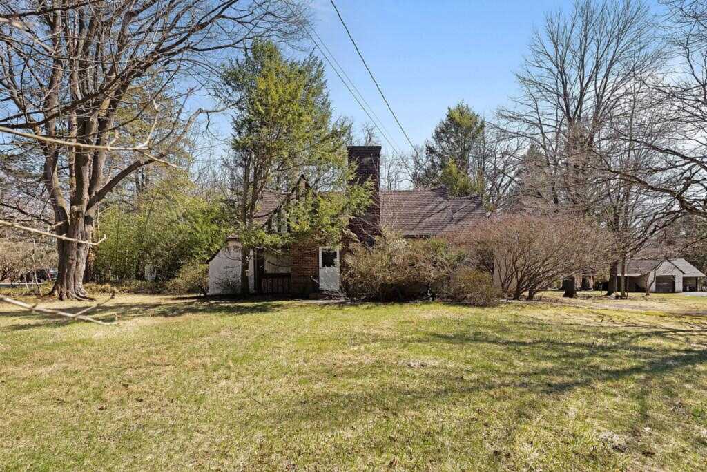 268 Cherry Lane, Suffern, NY 10901 - Photo 3 of 23