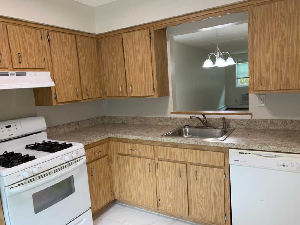 85 Middletown Road, Unit #B1, Nanuet, NY 10954 - Photo 3 of 21