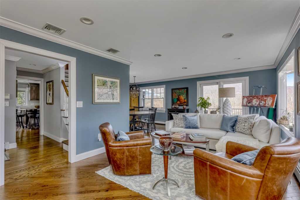 10 Marian Drive, Suffern, NY 10901 - Photo 4 of 26