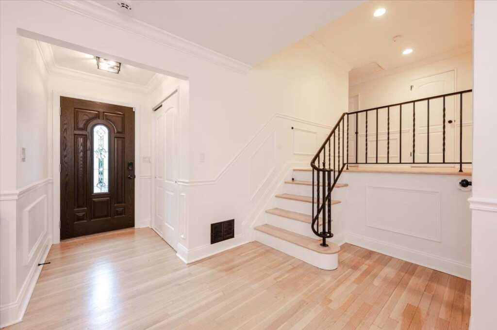 149 Hanson Lane, New Rochelle, NY 10804 - Photo 2 of 33