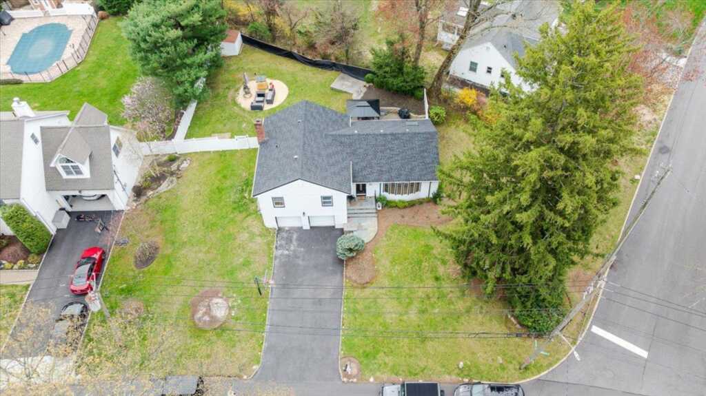 149 Hanson Lane, New Rochelle, NY 10804 - Photo 21 of 33
