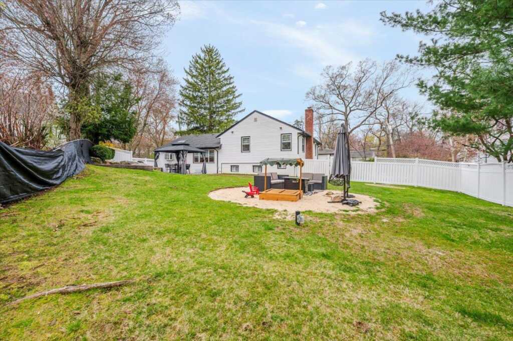 149 Hanson Lane, New Rochelle, NY 10804 - Photo 22 of 33