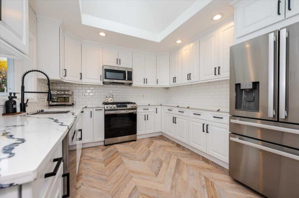 149 Hanson Lane, New Rochelle, NY 10804 - Photo 7 of 33