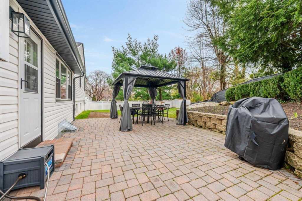 149 Hanson Lane, New Rochelle, NY 10804 - Photo 9 of 33