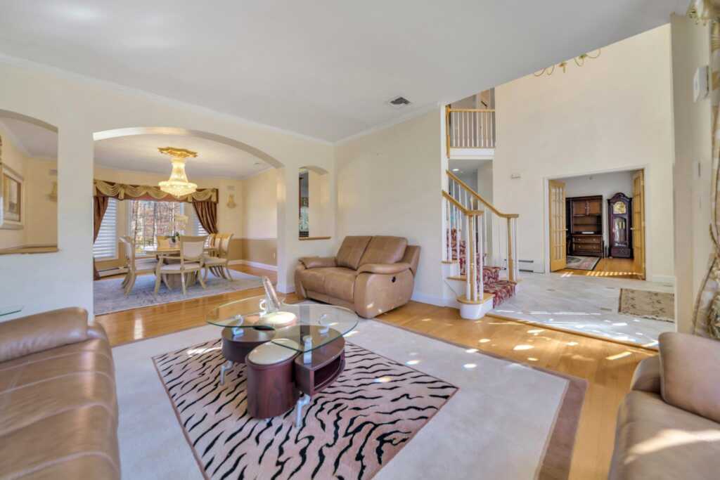 25 Charnwood Drive, Suffern, NY 10901 - Photo 10 of 44